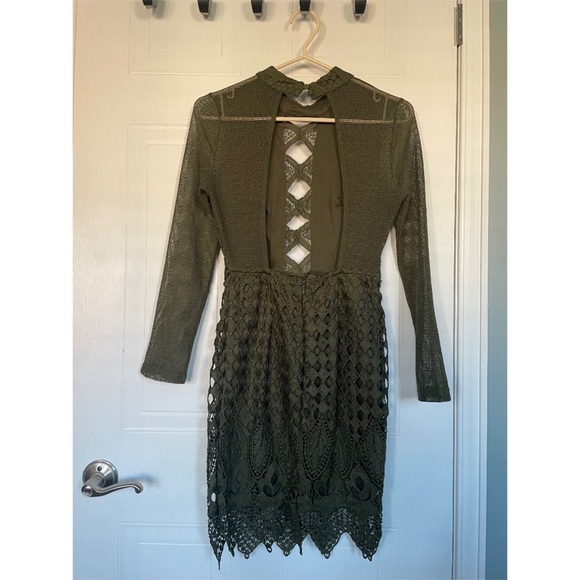 Green lace designer dress - Picture 2 of 2